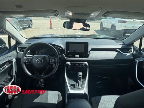Used 2025 Toyota RAV4 XLE AWD/4WD image 11