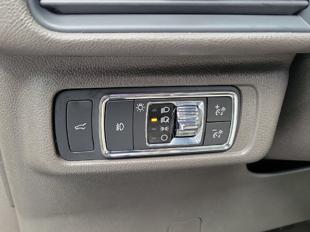 Used 2021 Lincoln Corsair Reserve w/ Equipment Group 201A AWD/4WD image 23