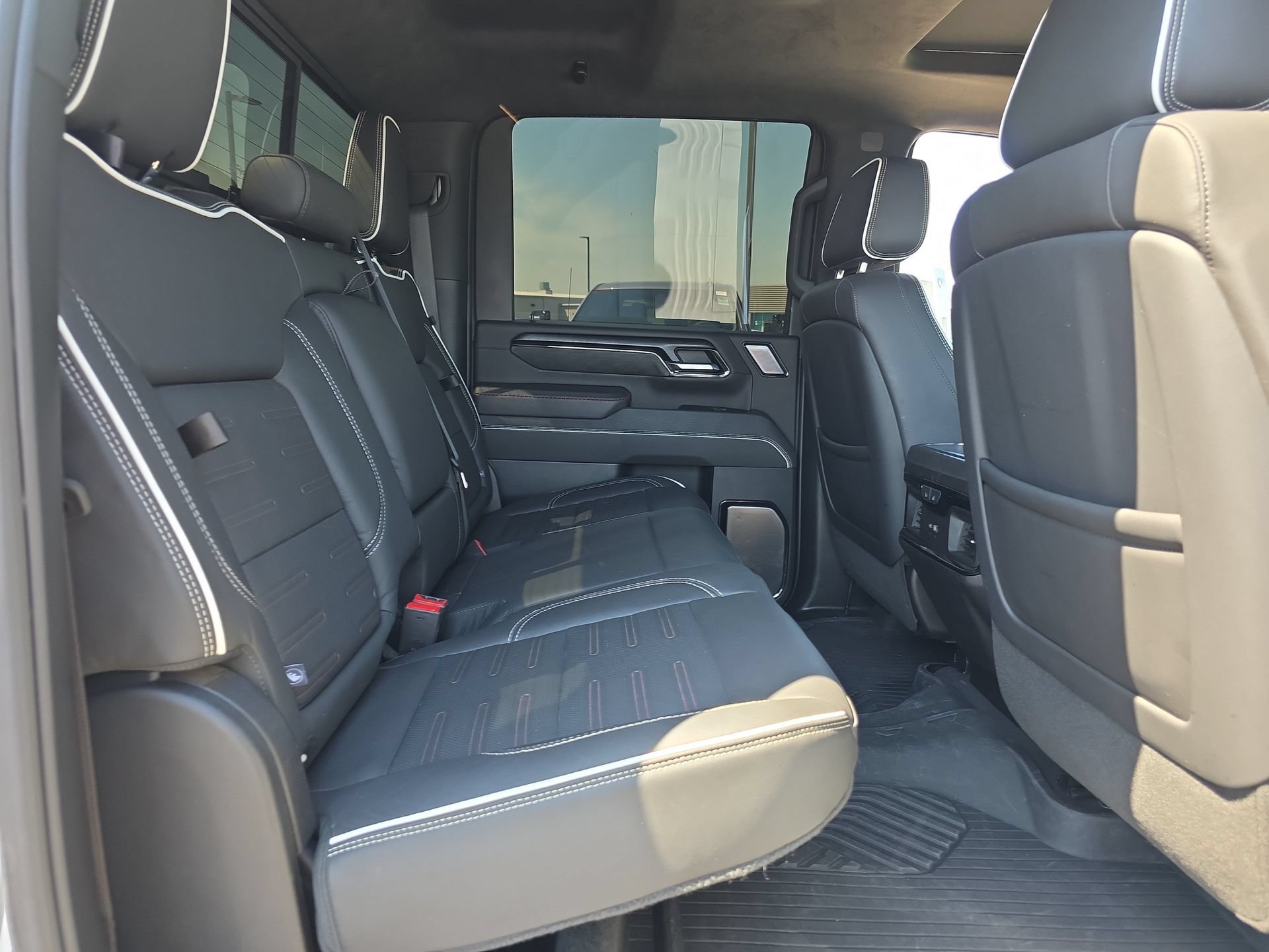 Used 2024 GMC Sierra 2500 AT4X w/ AT4X AEV Edition AWD/4WD image 15