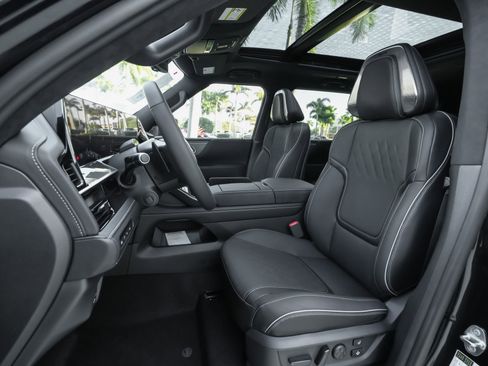 New 2026 INFINITI QX80 Autograph w/ Premium Cargo Package image 6