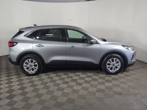 Certified 2023 Ford Escape Active w/ Tech Pack #2 image 3