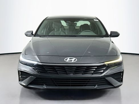 Used 2024 Hyundai Elantra SEL FWD image 2