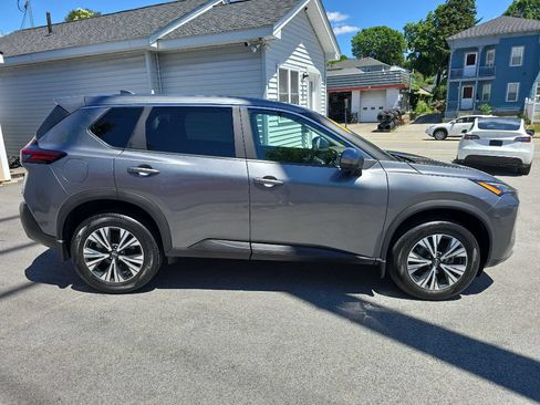 Used 2023 Nissan Rogue SV AWD/4WD image 3