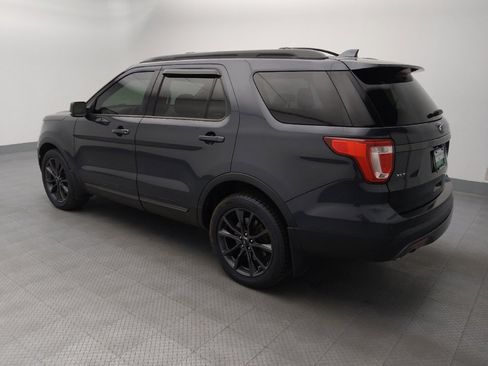 Used 2017 Ford Explorer XLT w/ Equipment Group 202A AWD/4WD image 3