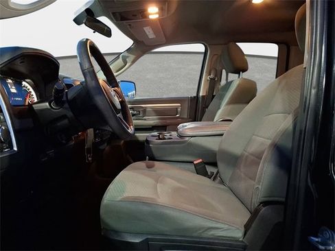 Used 2017 RAM 1500 Classic SLT image 21