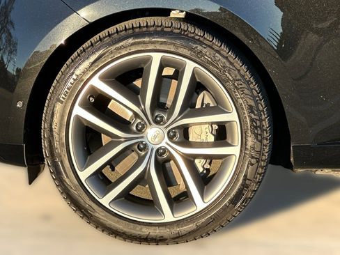 Used 2025 Land Rover Range Rover SE image 11