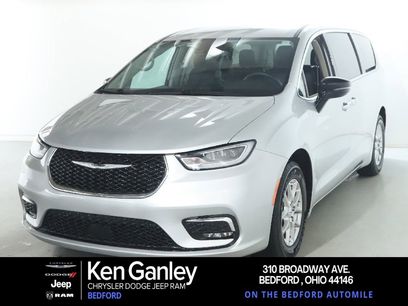 Used 2024 Chrysler Pacifica Touring-L
