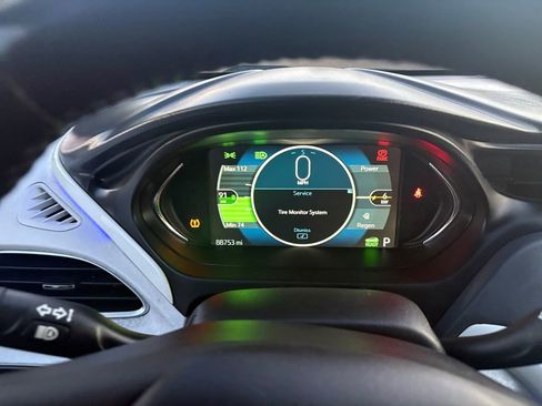 Used 2019 Chevrolet Bolt Premier w/ Infotainment Package image 14