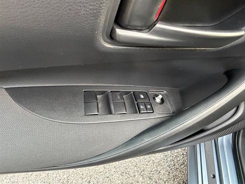 Used 2025 Toyota Corolla LE FWD image 31
