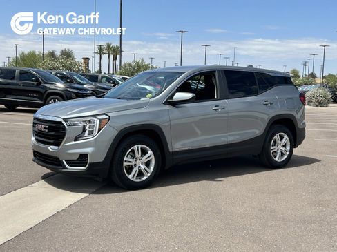Certified 2024 GMC Terrain SLE FWD image 1