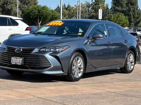 Certified 2022 Toyota Avalon XLE FWD image 10