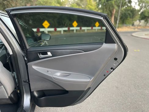 Used 2013 Hyundai Sonata GLS image 19
