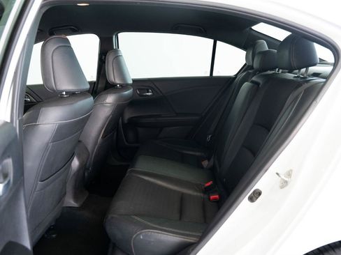 Used 2017 Honda Accord Sport image 18
