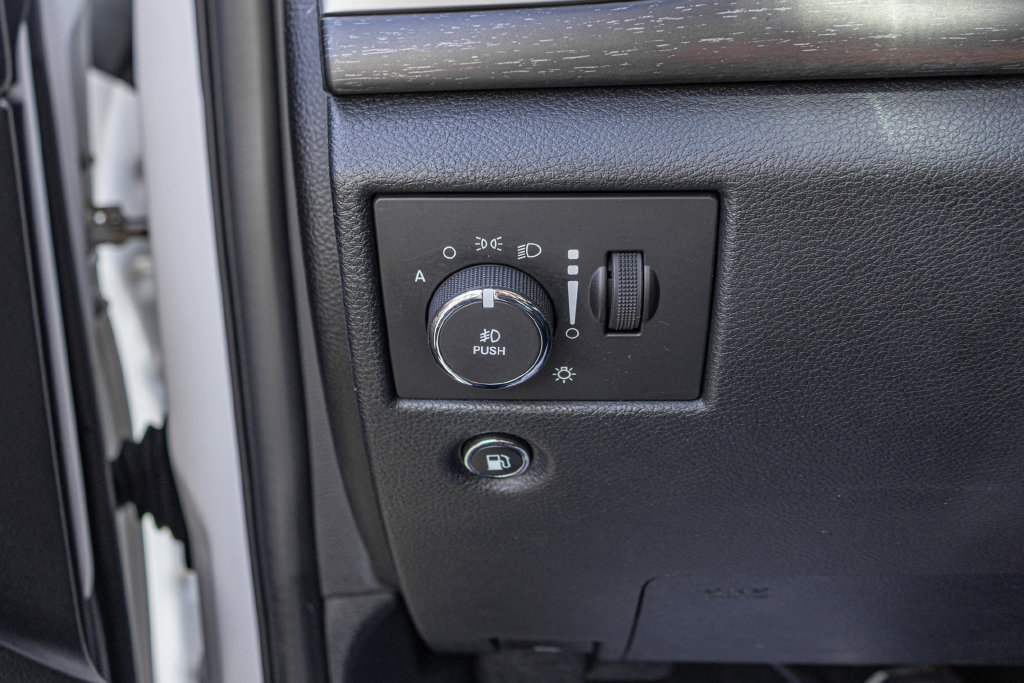 Used 2015 Jeep Grand Cherokee Altitude AWD/4WD image 29