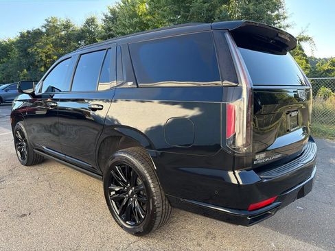 Used 2021 Cadillac Escalade Sport w/ Driver Assist Tech Package AWD/4WD image 4