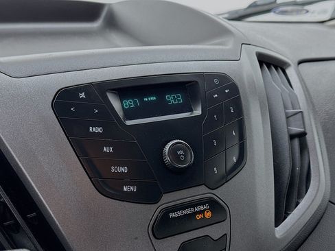 Used 2018 Ford Transit 250 130 Low Roof w/ Exterior Upgrade Package RWD image 10
