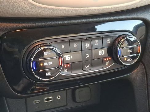 Used 2021 Buick Encore GX Select image 13