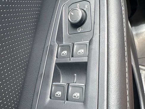 Used 2024 Volkswagen Atlas SEL Premium R-Line AWD/4WD image 18