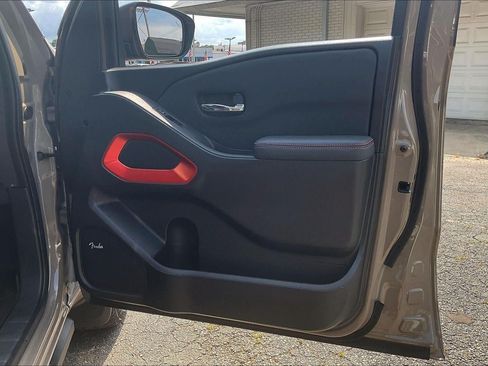 Used 2023 Nissan Frontier PRO-4X w/ Pro-4X Premium Package AWD/4WD image 26
