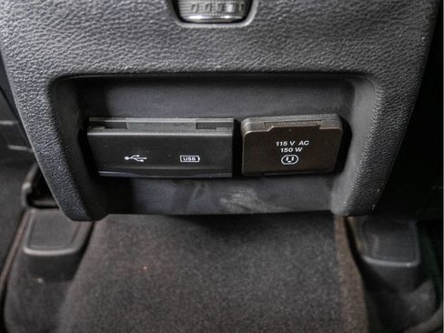 Used 2019 Jeep Cherokee Limited image 16