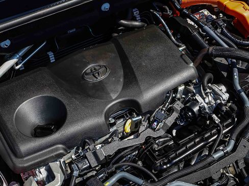 Used 2024 Toyota RAV4 LE image 28