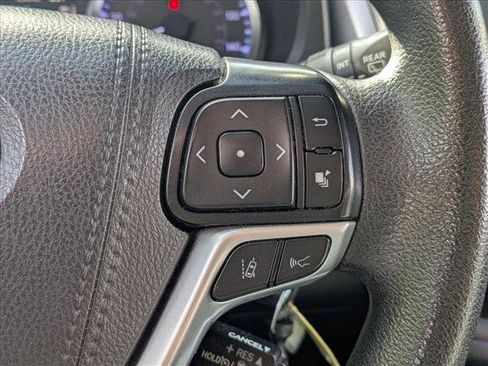 Used 2019 Toyota Highlander LE image 12