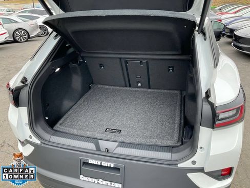 Used 2024 Volkswagen ID.4 S RWD image 8