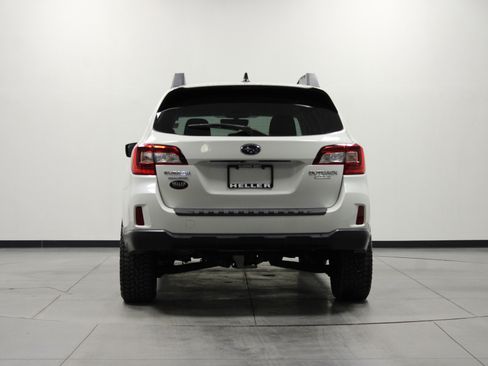 Used 2017 Subaru Outback 2.5i Premium image 5