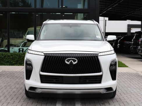 Certified 2026 INFINITI QX80 Luxe w/ Cargo Package AWD/4WD image 3