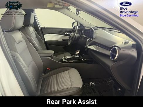 Used 2024 Chevrolet Trax LT w/ Driver Confidence Package FWD image 17