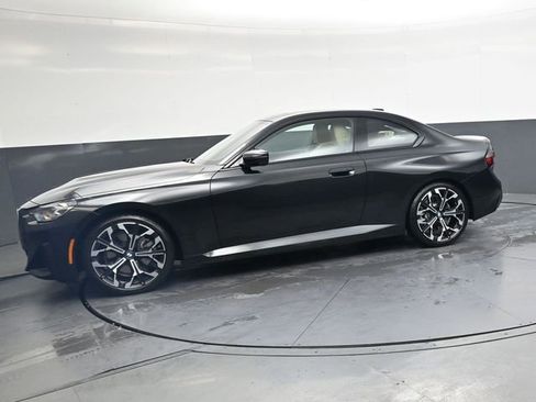 Used 2025 BMW 230i Coupe w/ Premium Package RWD image 9
