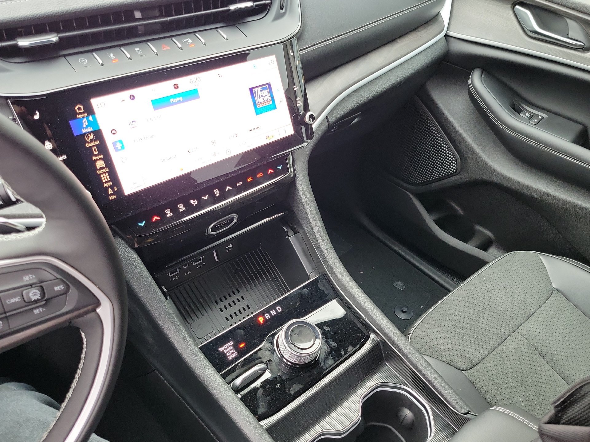 New 2026 Jeep Grand Cherokee Altitude AWD/4WD image 12