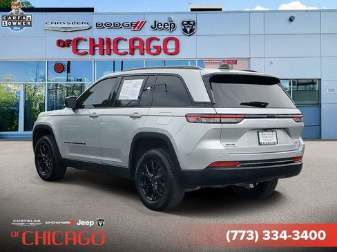 Certified 2024 Jeep Grand Cherokee Altitude AWD/4WD image 3