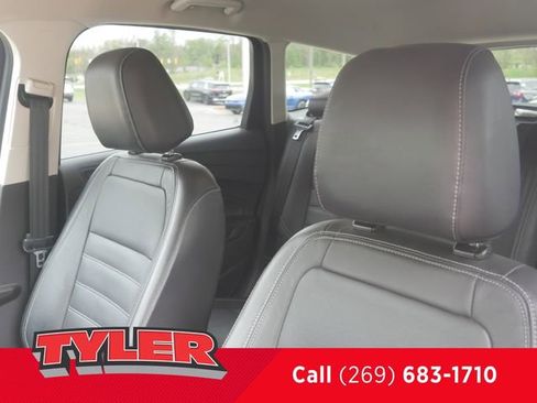 Used 2017 Ford Escape Titanium AWD/4WD image 38