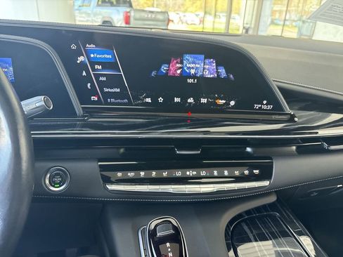 Certified 2021 Cadillac Escalade Sport image 13