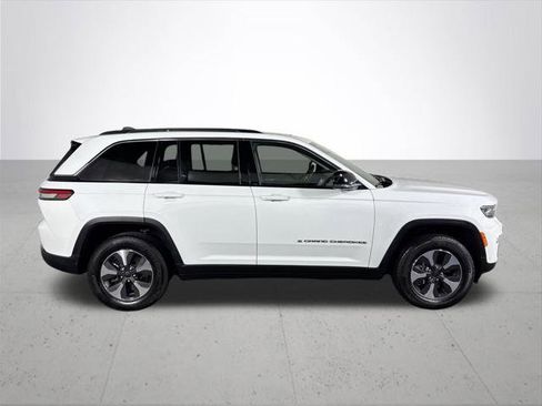 Certified 2023 Jeep Grand Cherokee 4WD 4xe w/ Luxury Tech Group II image 6