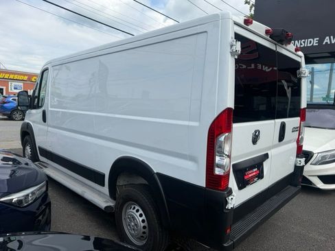 Used 2025 RAM ProMaster 2500 w/ U-Haul Equipment Group FWD image 10