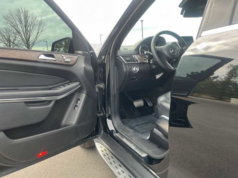 Used 2017 Mercedes-Benz GLS 550 4MATIC image 18