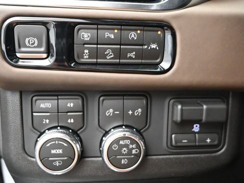 New 2026 GMC Yukon XL Denali Ultimate AWD/4WD image 21