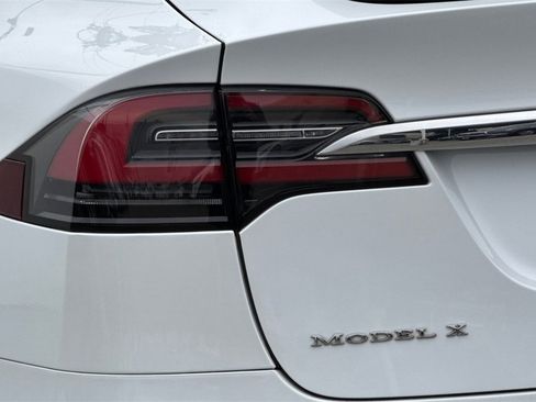 Used 2018 Tesla Model X 75D image 26