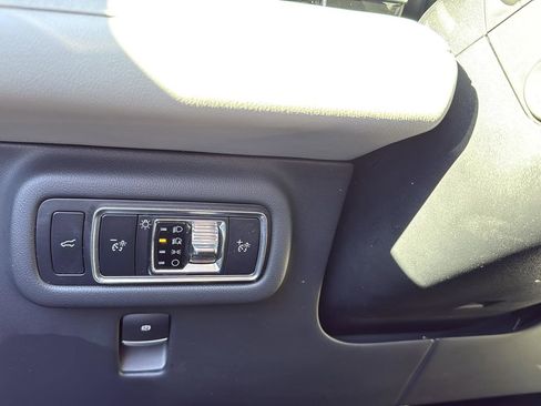 Used 2024 Lincoln Nautilus Reserve image 18