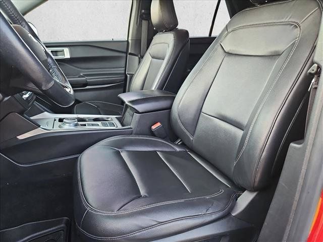 Used 2020 Ford Explorer XLT w/ Equipment Group 202A RWD image 16