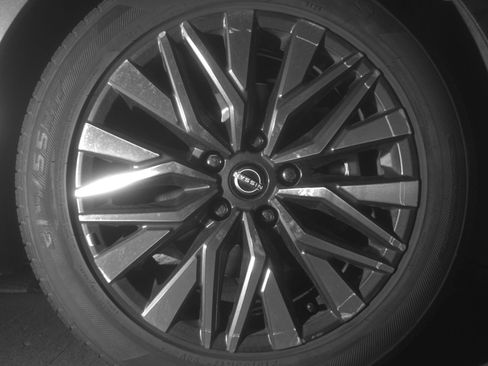 Used 2025 Nissan Altima 2.5 SV FWD image 13