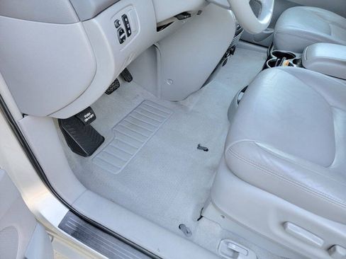 Used 2004 Toyota Sienna XLE AWD/4WD image 8
