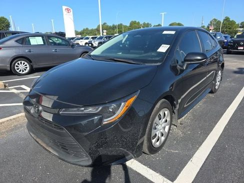 Used 2023 Toyota Corolla SE w/ SE Premium Package FWD image 1