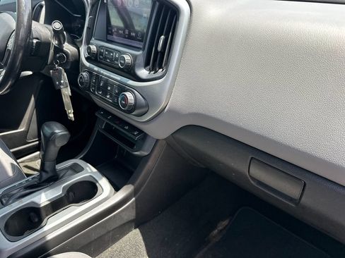 Used 2017 Chevrolet Colorado LT w/ LT Convenience Package RWD image 15