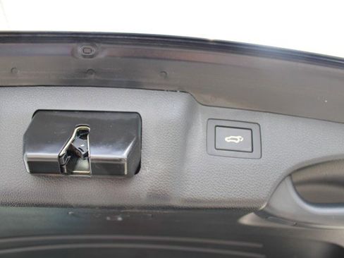 Used 2017 Hyundai Santa Fe Sport FWD image 11