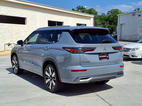 Used 2026 Mitsubishi Outlander SEL FWD image 3