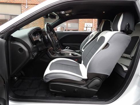 Used 2021 Dodge Challenger R/T image 9