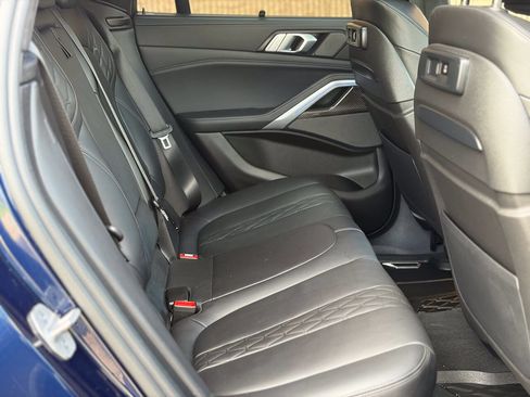 Used 2022 BMW X6 M50i w/ Executive Package AWD/4WD image 25